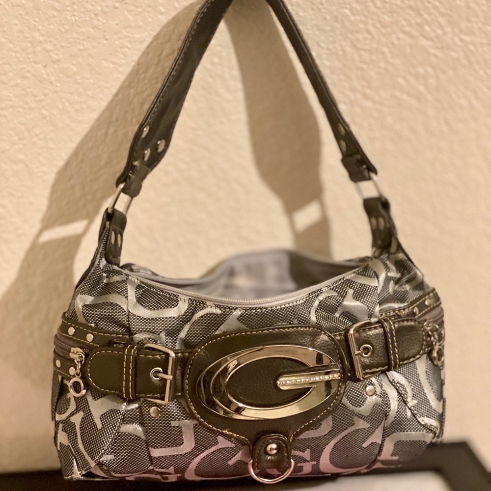 “GUESS” Small Hand Bag - Picture 15 of 15